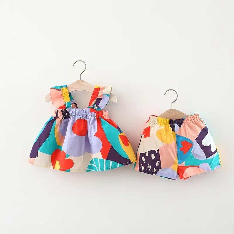 Alternative angle of the baby girl outfit set