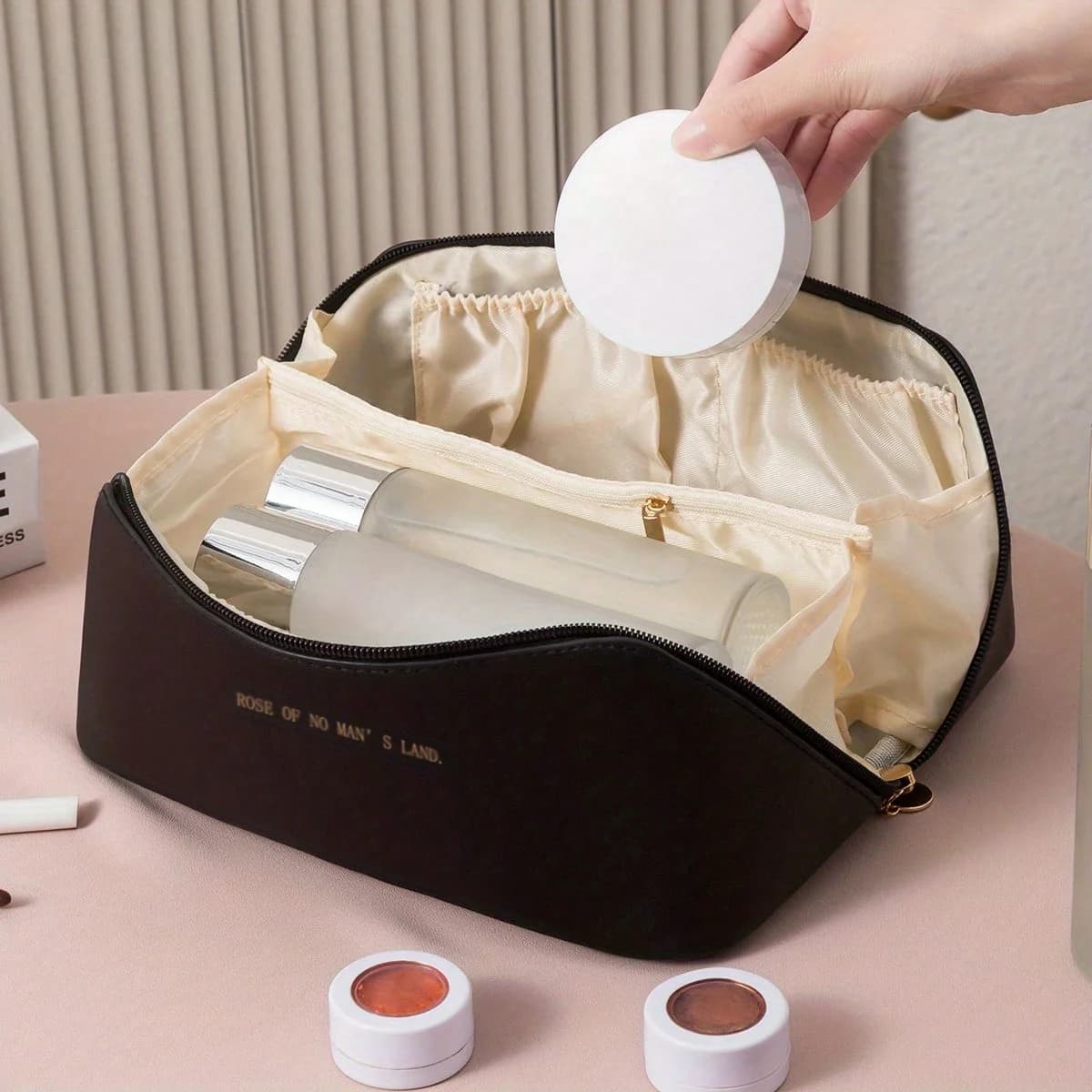 Organiser zipped up as a compact travel pouch