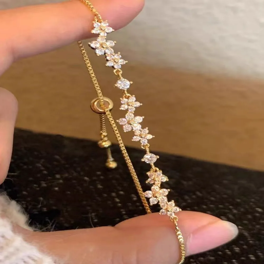 Zinc Alloy Bracelet Sparkling Zircon Flower Bracelet